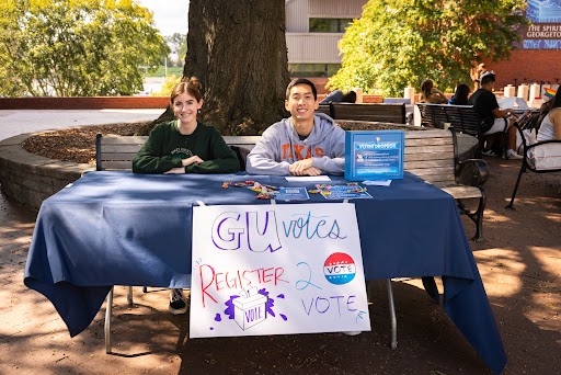Students tabling for Storm the Dorms.