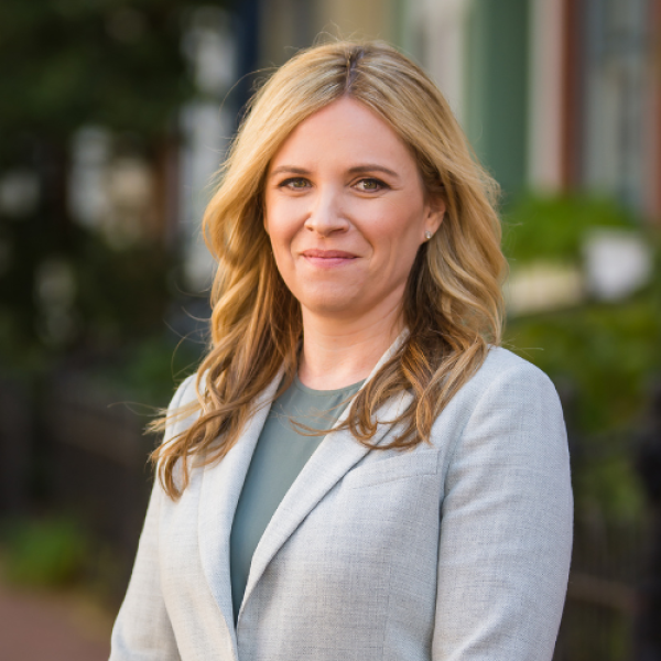 Katie Walsh Shields headshot